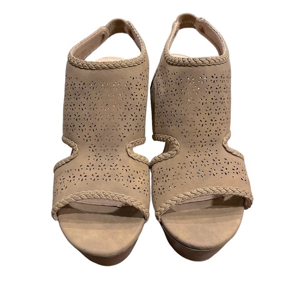 Report Tan Cutout Heels - Picture 2 of 6